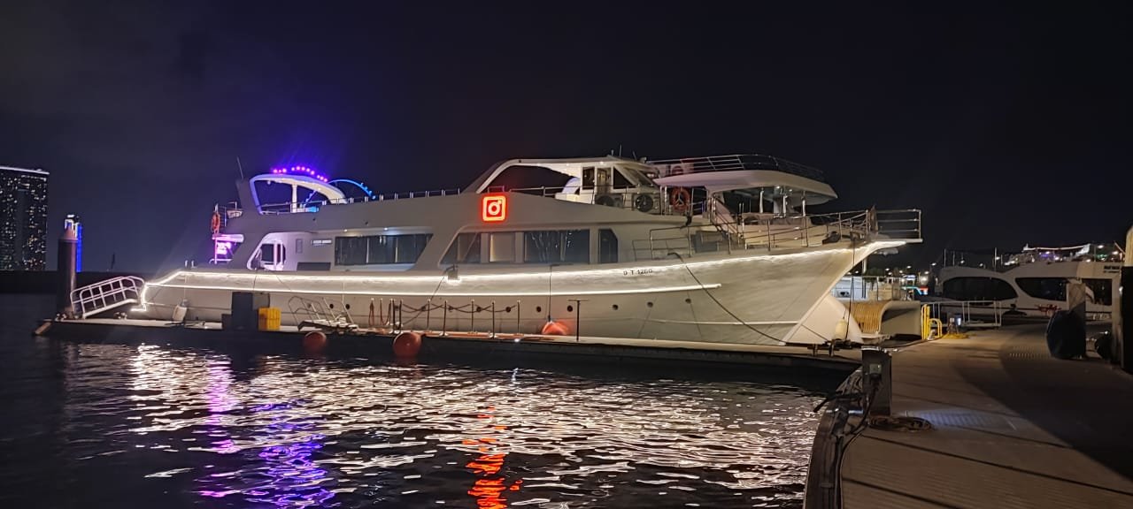 Luxury 110ft Yacht